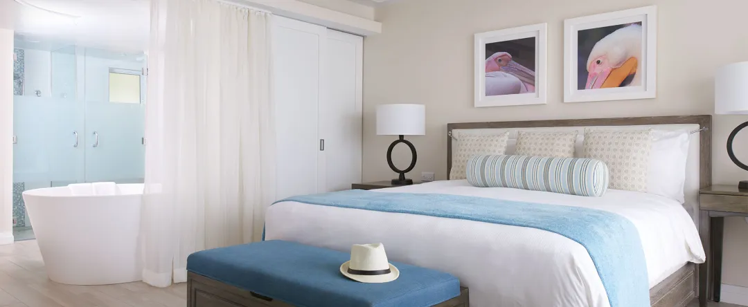 Luxury Grand Oceanfront Room - Bedroom