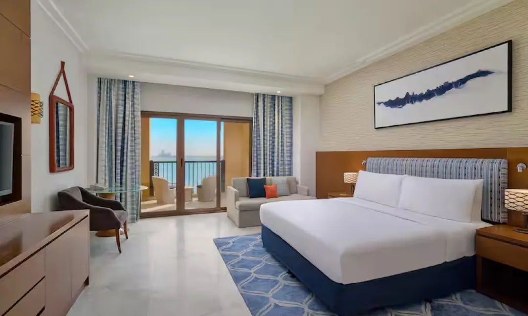 King Junior Suite with Balcony and Sea View - Bedroom