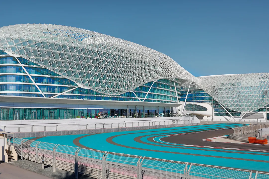 W-Abu-Dhabi-Exterior-Race-Track-View