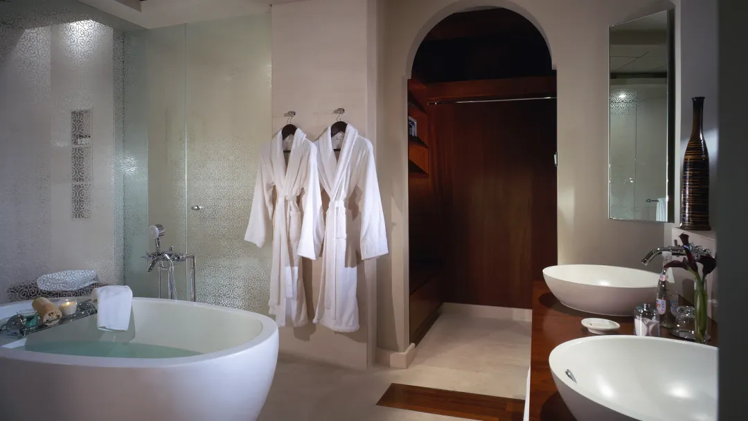 Park-Hyatt-Dubai-Presidential-Suite-Bathroom