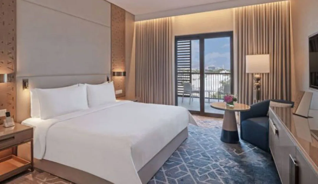 Palace Beach Resort - Pool View Room - King Bed