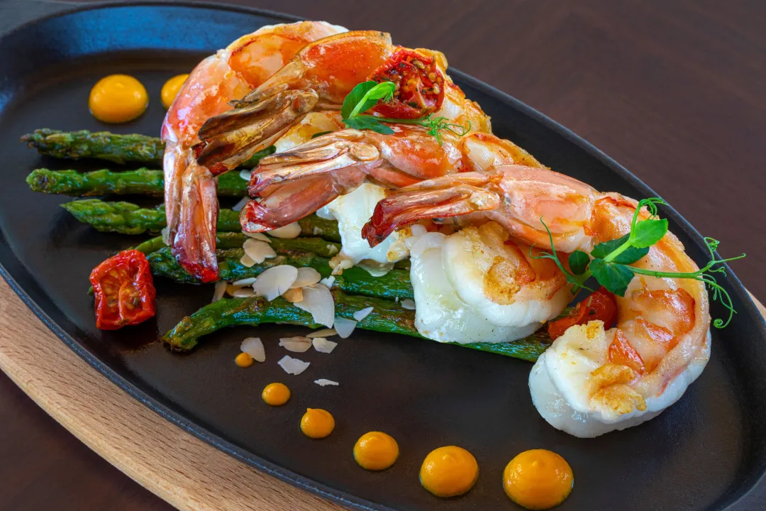 The-Ritz-Carlton-Ras-Al-Khaimah-Al-Hamra-Village-Seafood-Cuisine