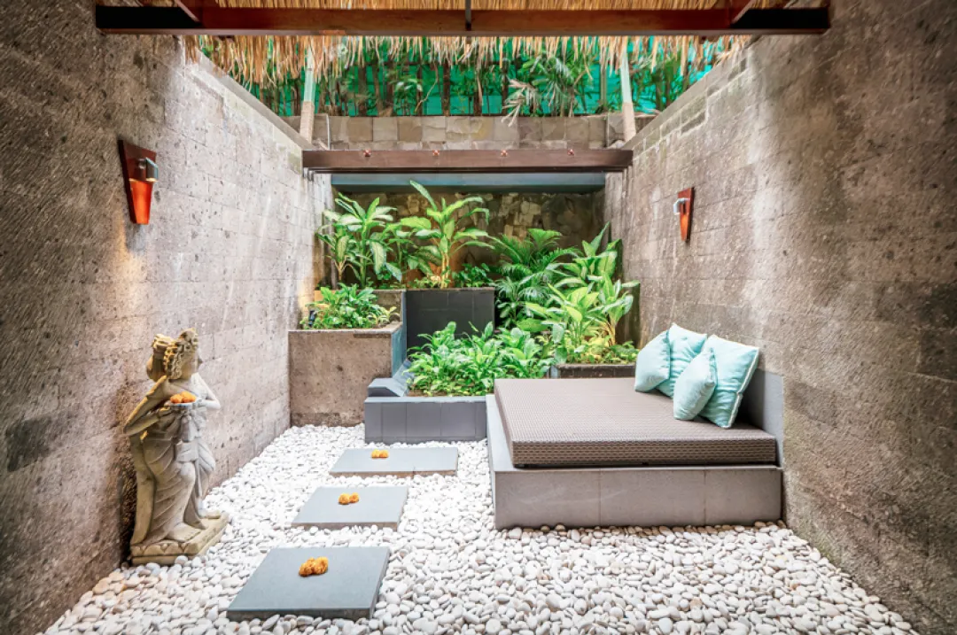 PRIVATE COURTYARD CLUB SEATING AERIA