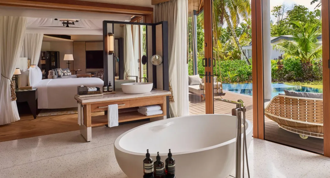Waldorf Astoria Seychelles Platte Island - One Bedroom Hawksbill Garden Pool Villa -Bedroom and Bathroom View