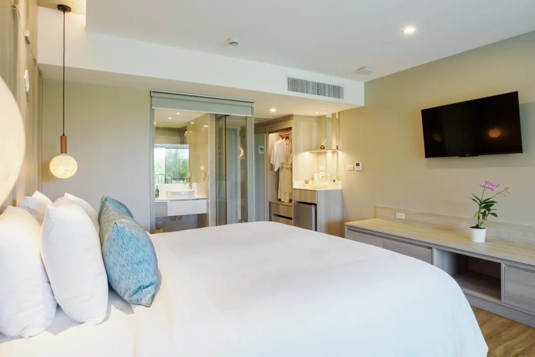 Kathathani Beach Resort Phuket - Deluxe Pool View Room - Ensuite Bathroom