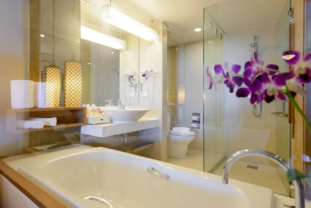 Kathathani Beach Resort Phuket - Junior Suite Oceanfront - Bathroom