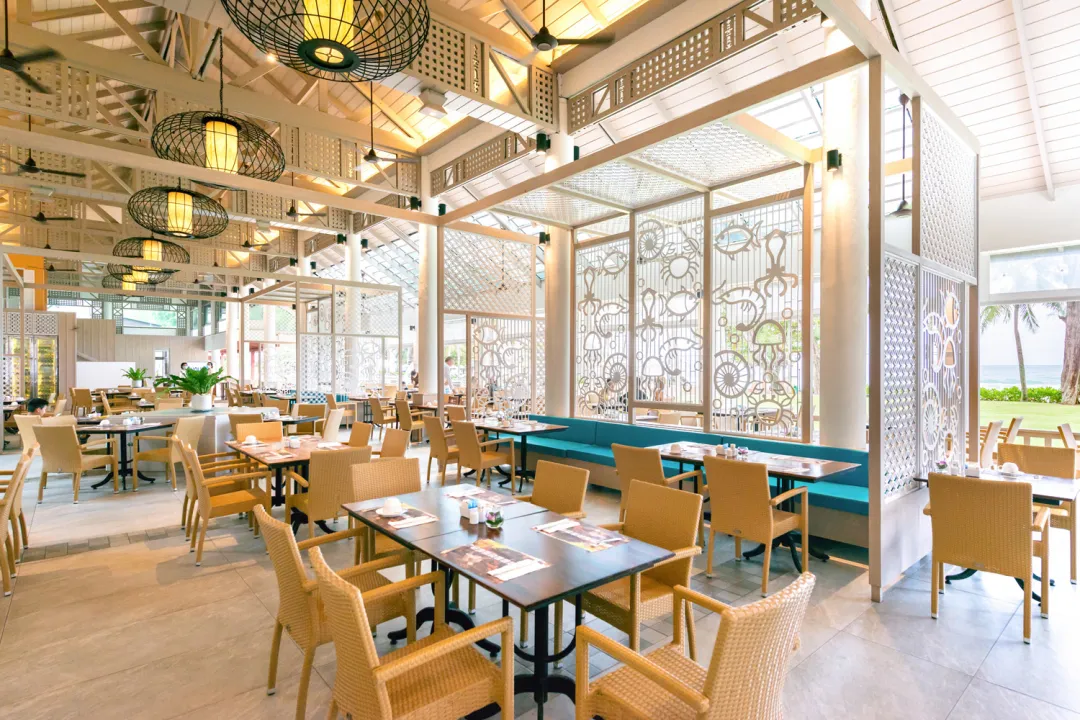 Kathathani Beach Resort Phuket - Chom Talay Restaurant