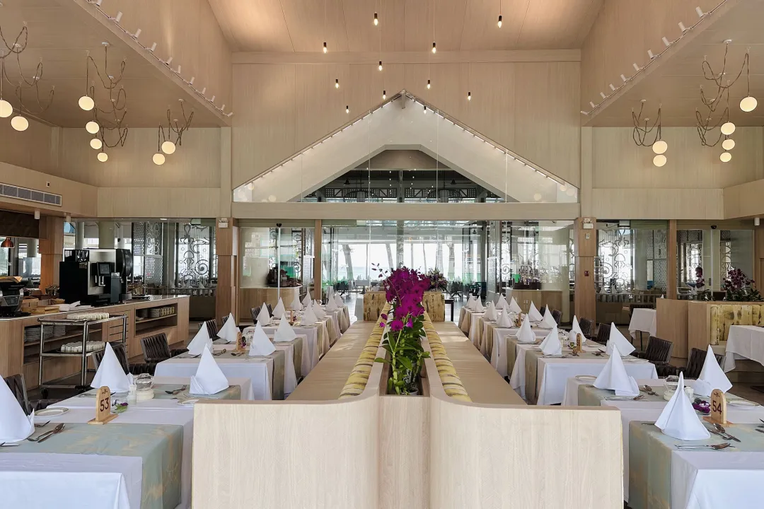 Kathathani Beach Resort Phuket - Chom Talay Restaurant - Seating