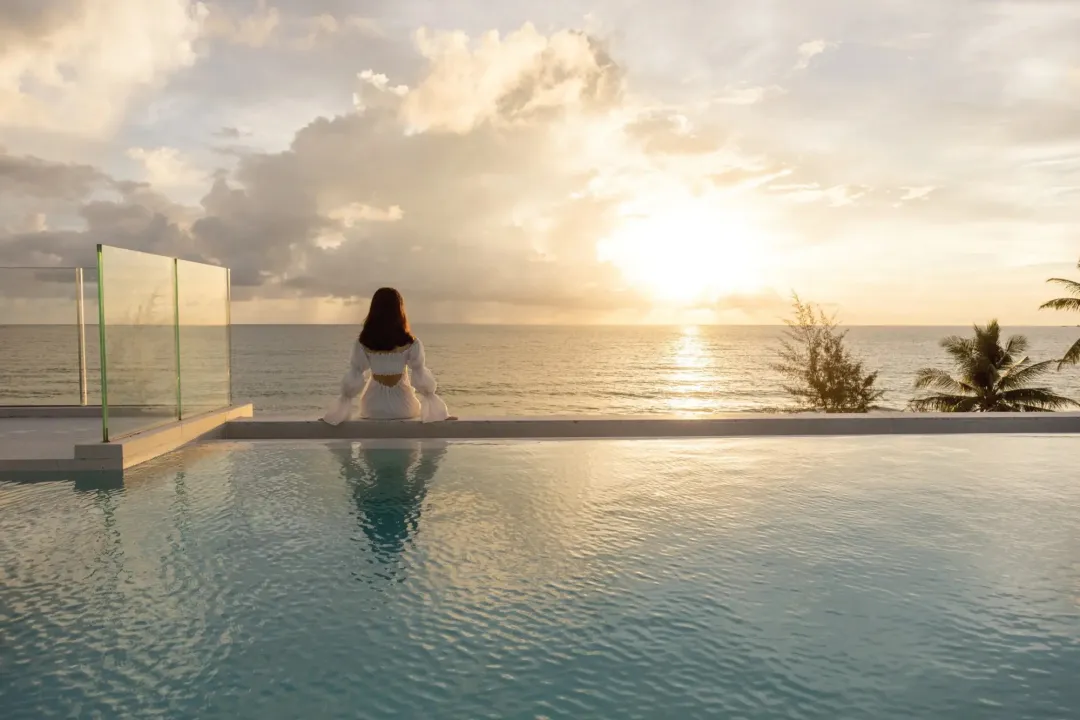 Angsana-Laguna-Phuket-Pool-Suite-Beach-View