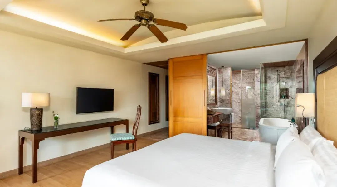 Centara Grand Beach Resort Phuket - Deluxe Room - Detail