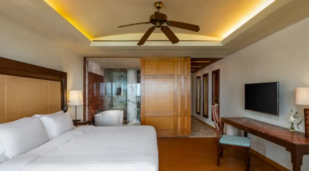 Centara Grand Beach Resort Phuket - Deluxe Ocean View Room - Detail