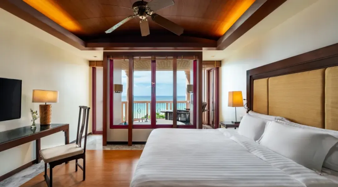 Centara Grand Beach Resort Phuket -Deluxe Spa Ocean View Room - King Bed