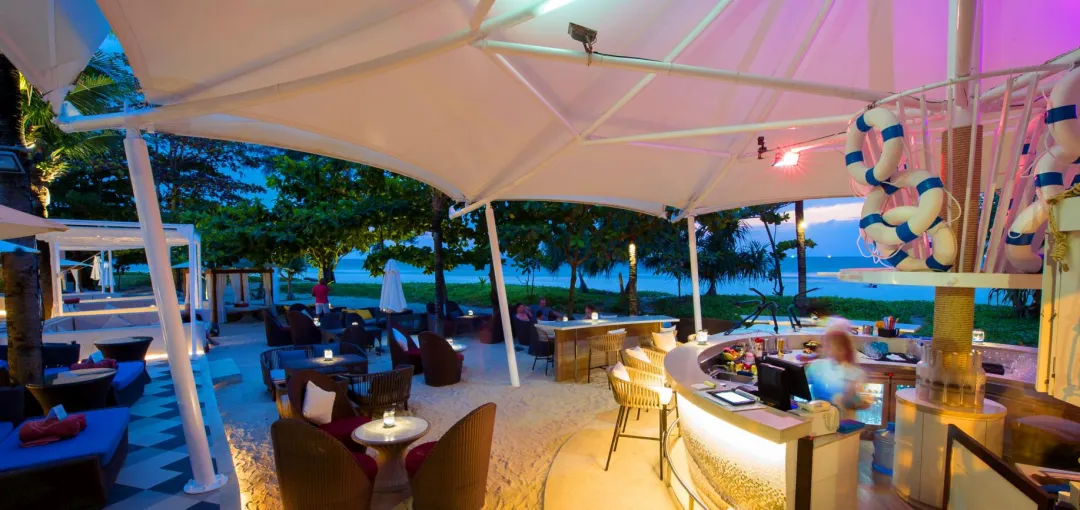 Centara Grand Beach Resort Phuket - Barefoot Bar