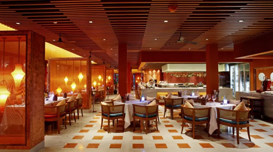 Centara Grand Beach Resort Phuket - Mare