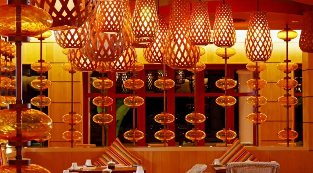 Centara Beach Resort Phuket  - Restaurant Deco