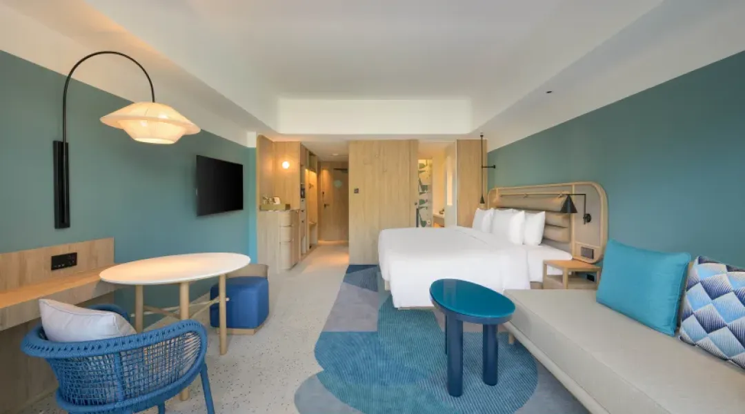 Centara Karon Resort - Premium Deluxe Room -King Bed