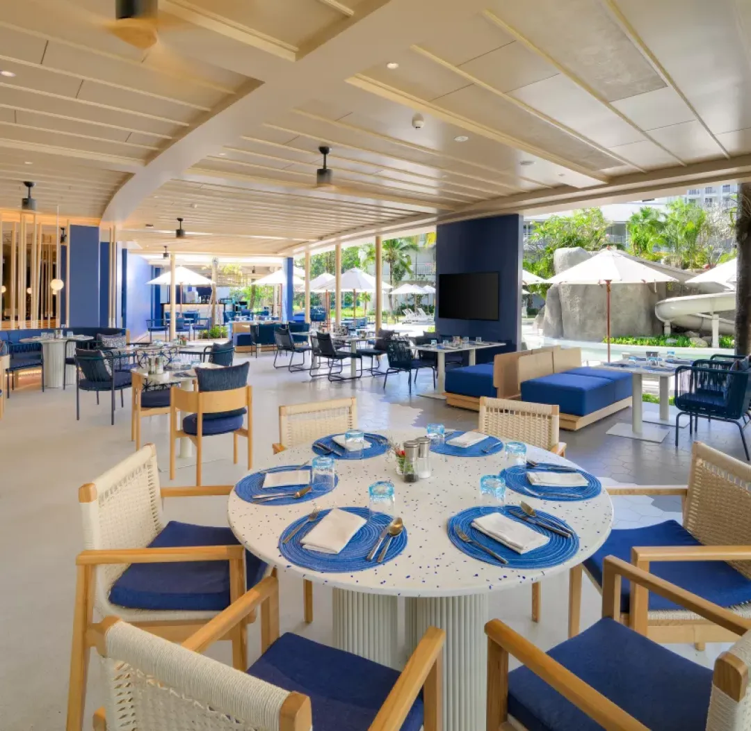 Centara Karon Resort - Escape Pool Club