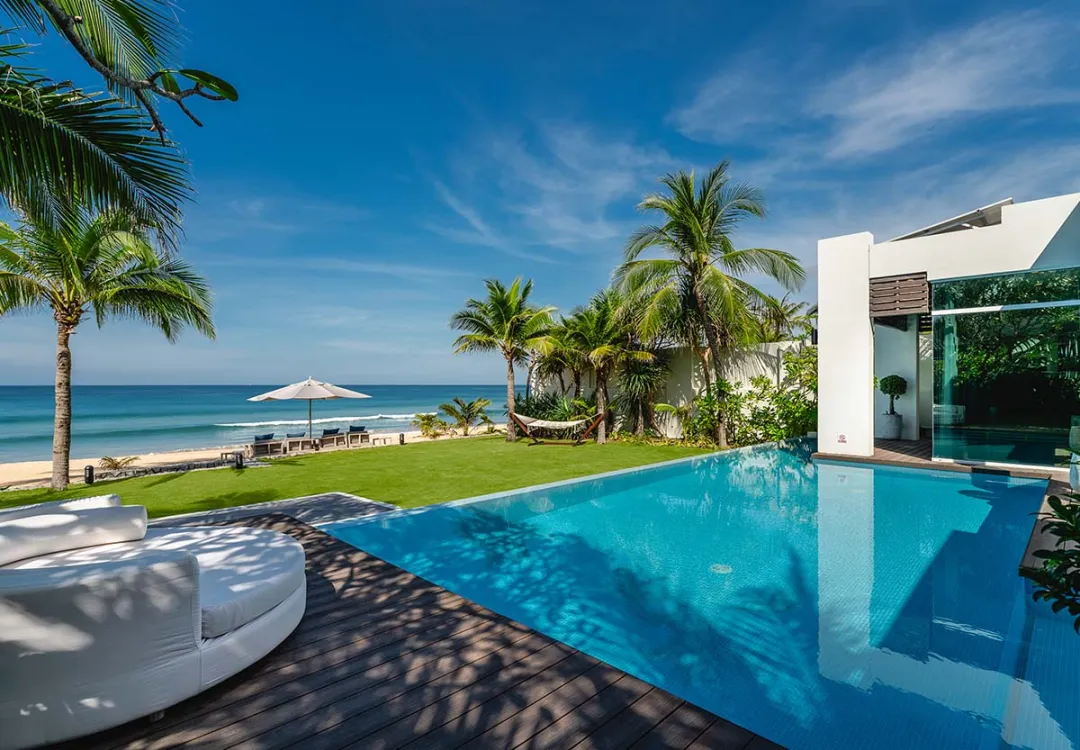 Aleenta Phuket - Beachfront Villas