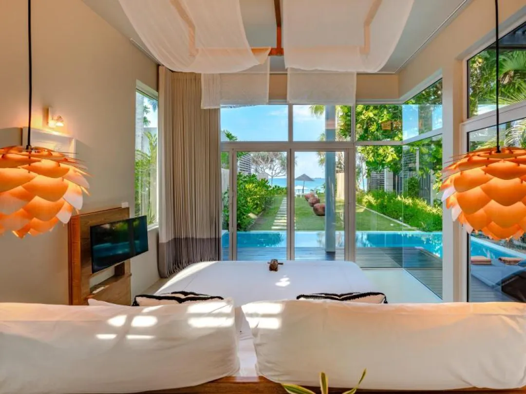 Aleenta Phuket - Beachfront Pool Suite