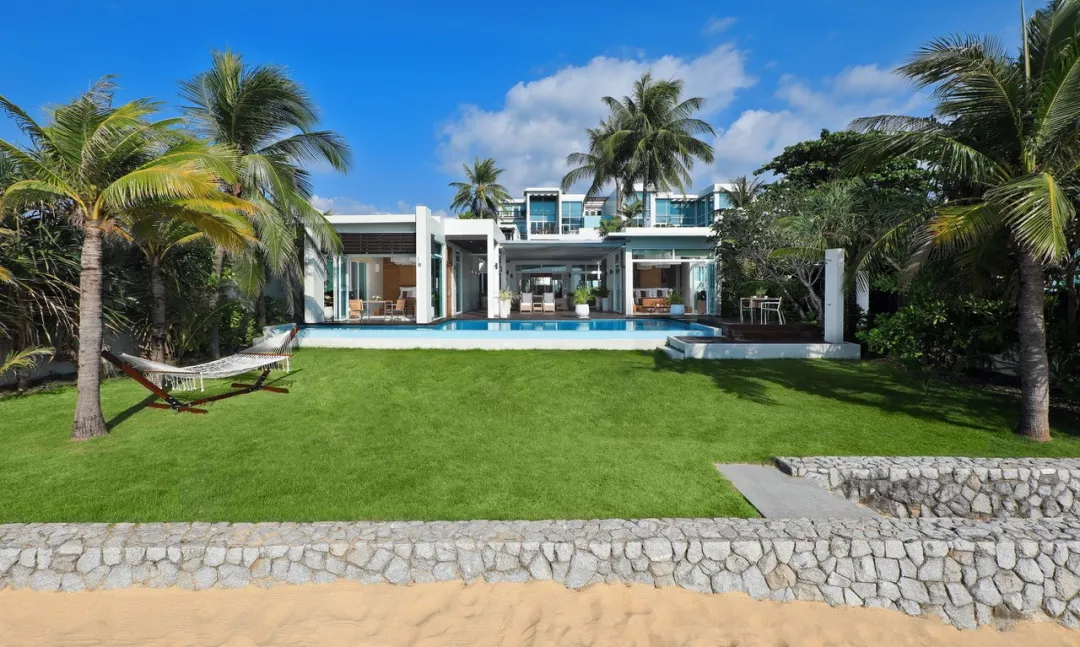 Beachfront Villa
