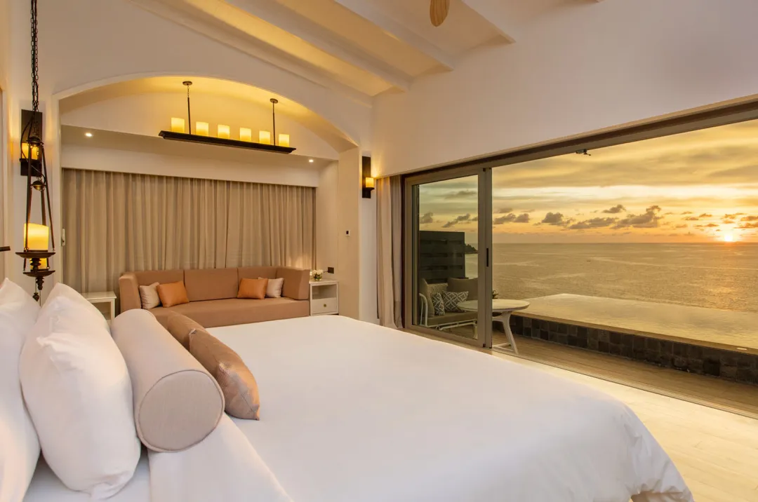 Seaview Pool Villa in Love - Bedroom with Sunset View