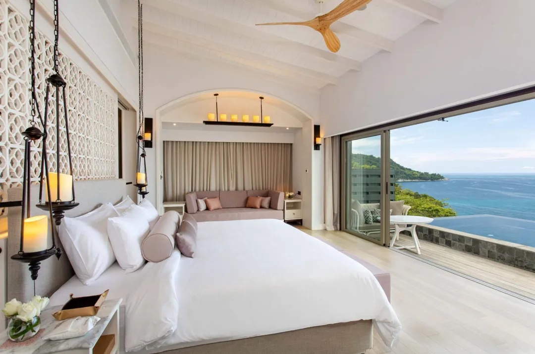 Seaview Pool Villa in Love - Bedroom with Sea View