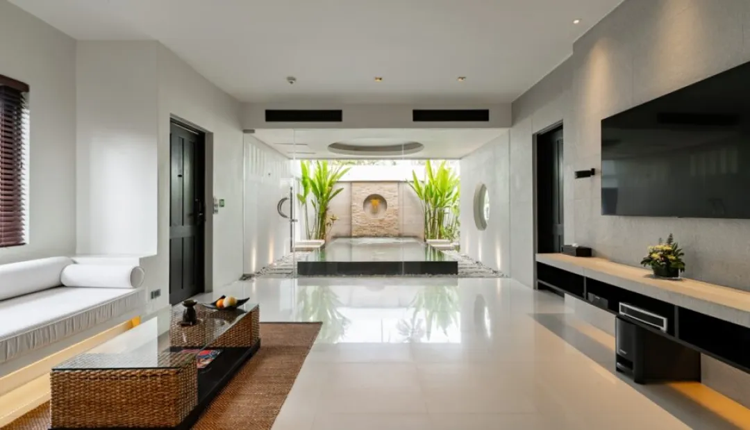 Junior Pool Suite - Seating Aeria