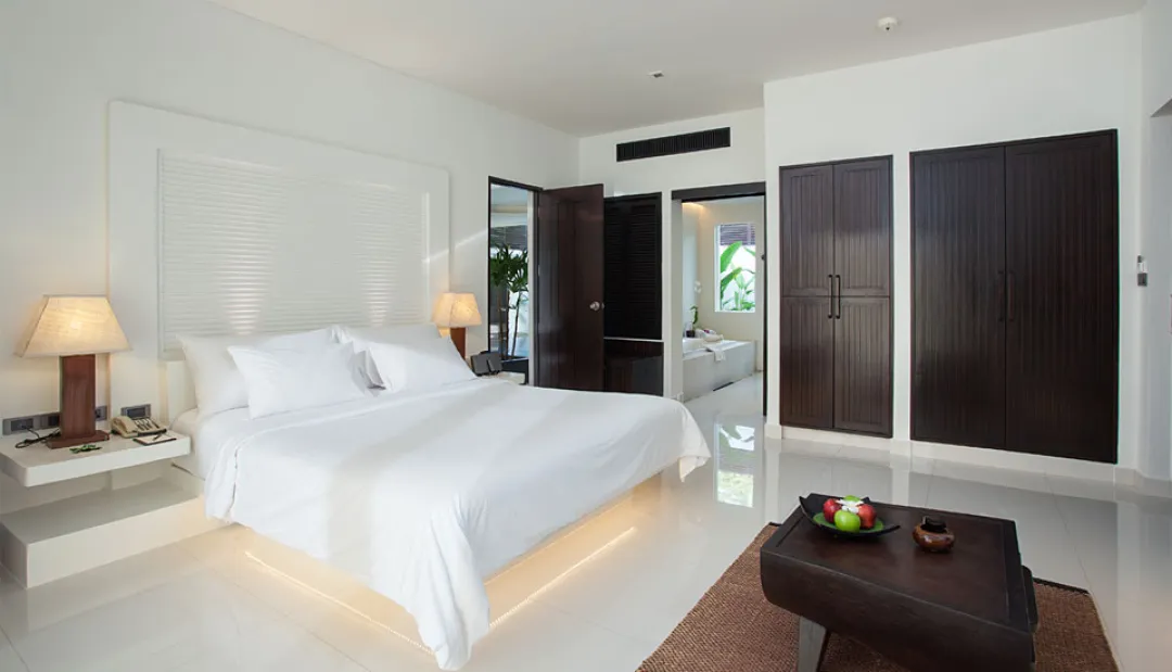 Junior Pool Suite - Bedroom