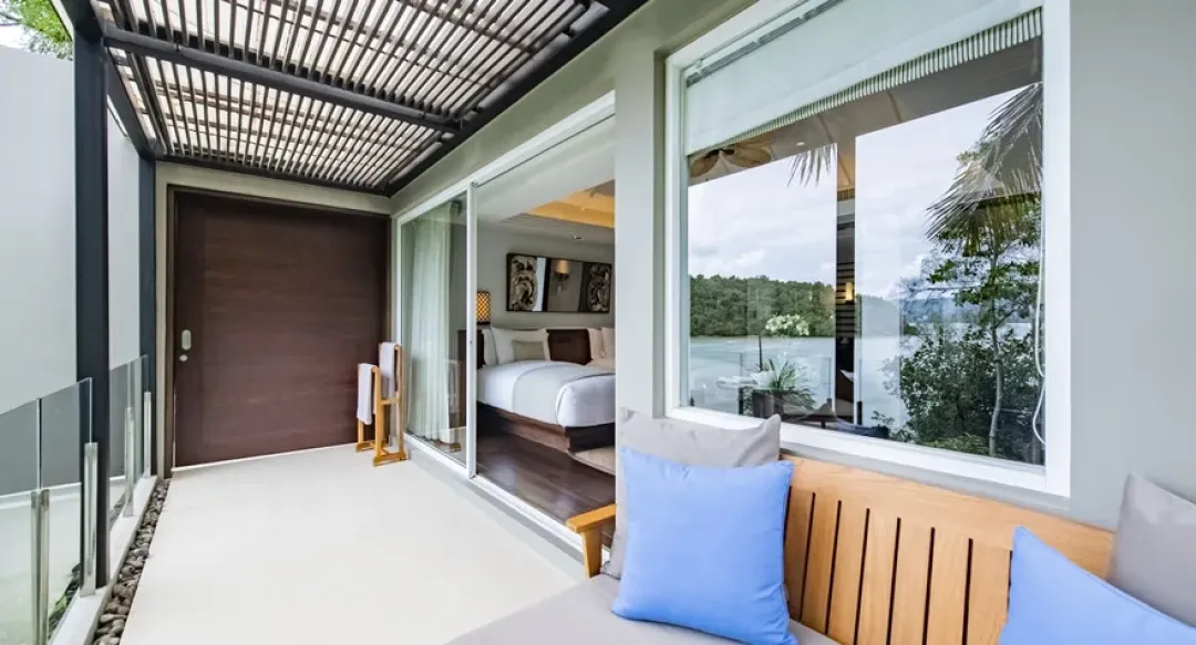 Premier Room - Terrace Lounge