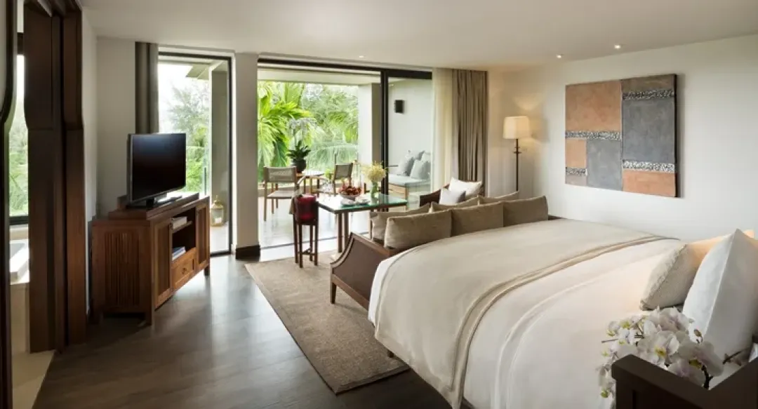 Deluxe Layan Suite - King Bed