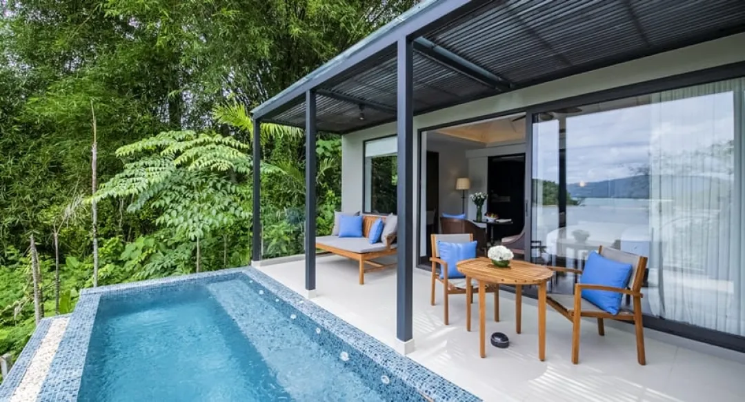 Pool Suite - Pool Lounge