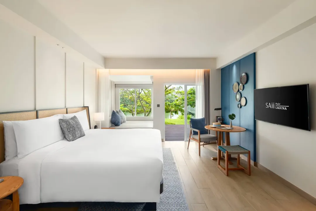 Lagoon View Terrace - King Bed