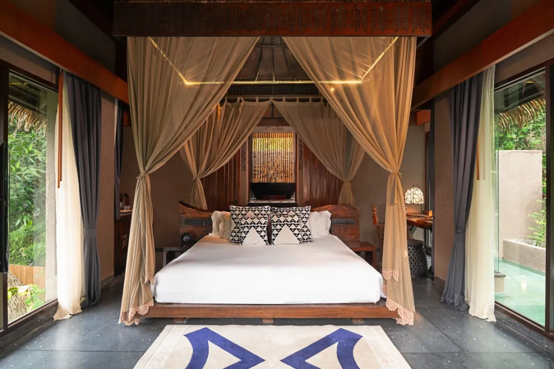 Keemala-Clay-Pool-Cottage-King-Bed