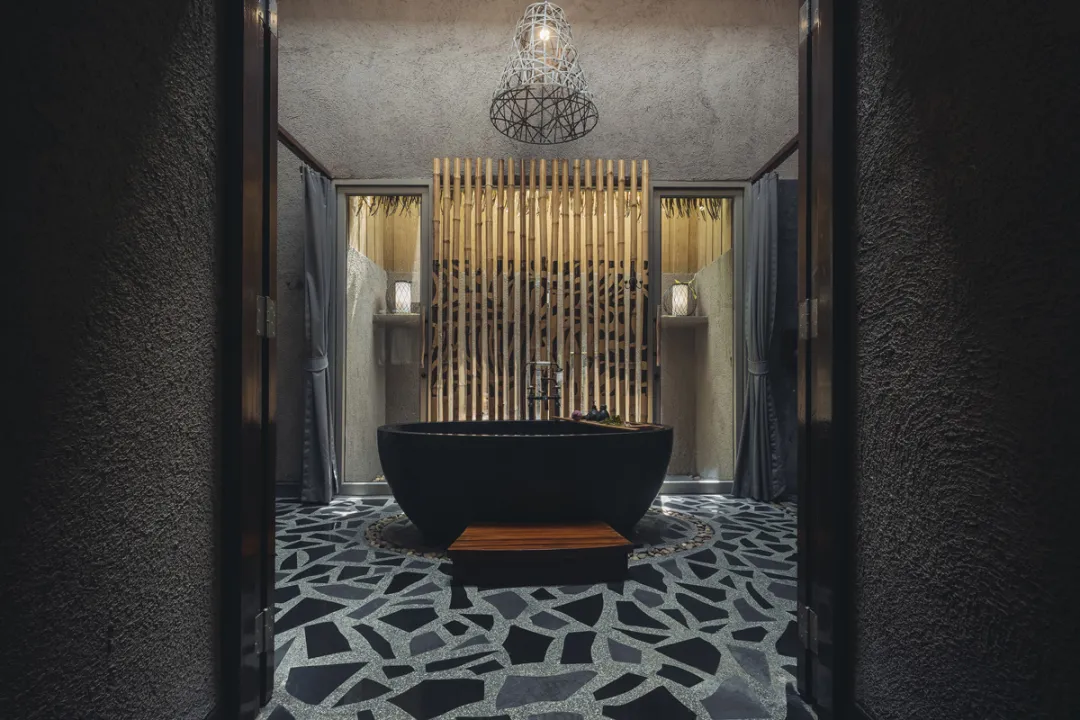 Keemala-Clay-Pool-Cottage-Bathtub