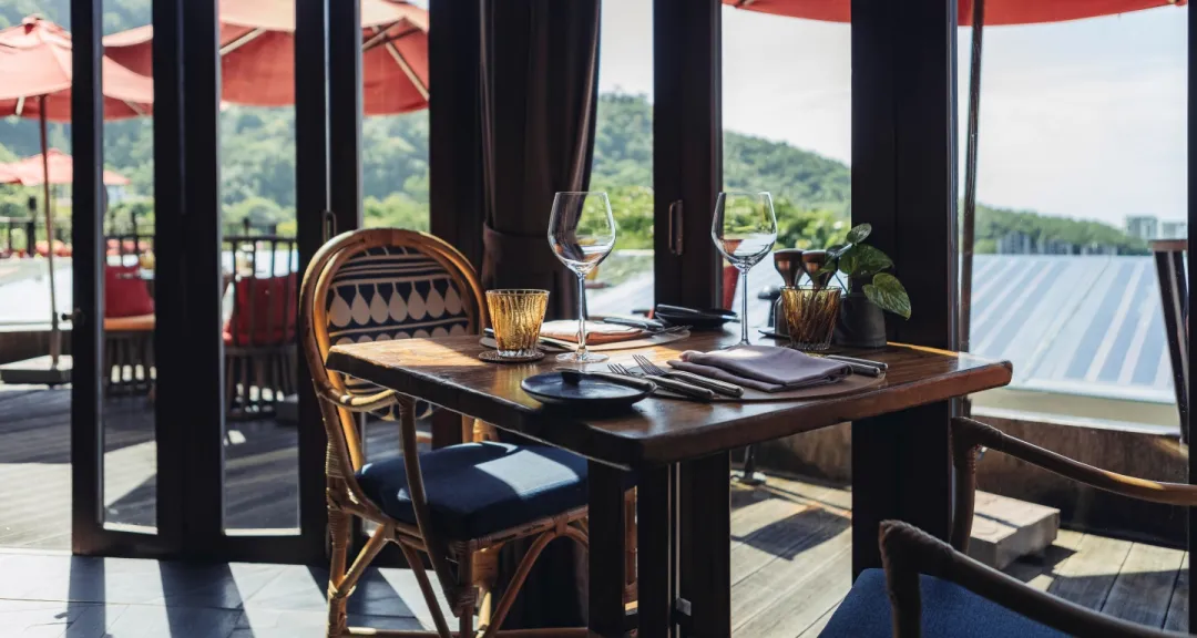 Keemala-Mala-Restaurant-Table