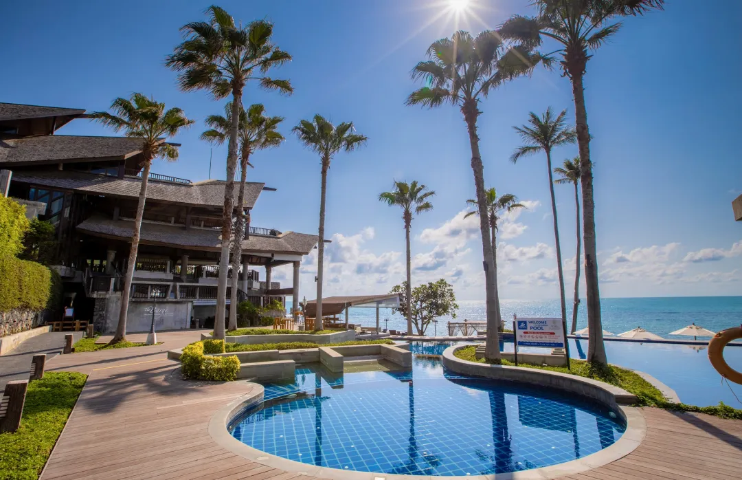 Nora Buri Resort  - Pool with Sea View