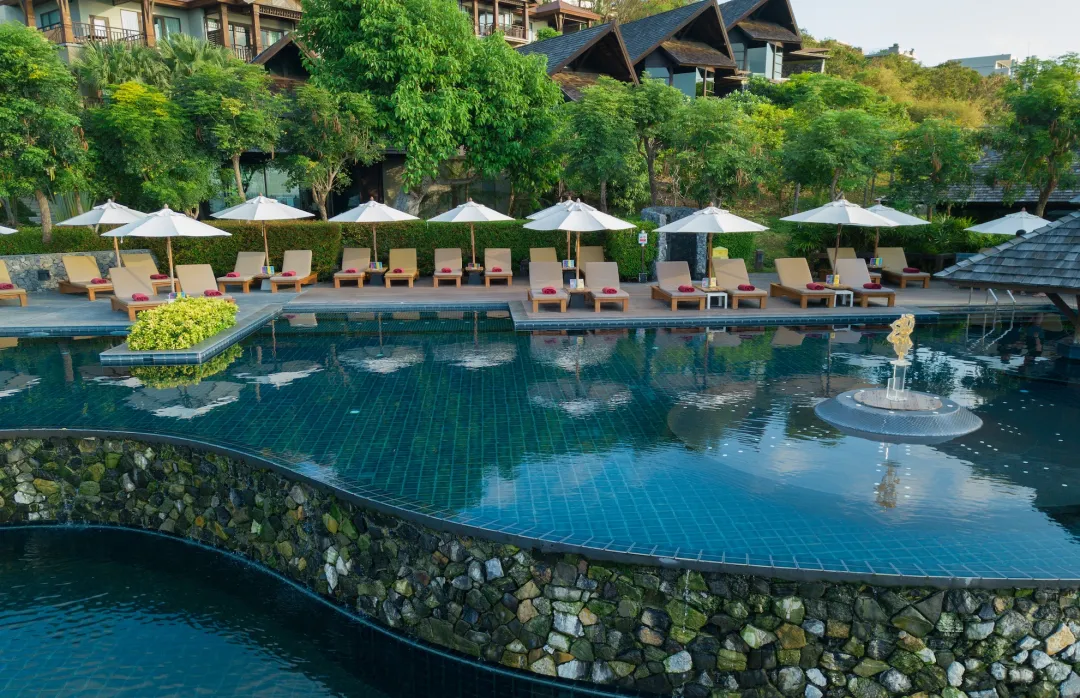 Nora Buri Resort  - Pool Lounge