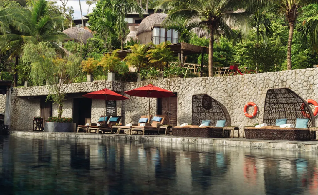 Keemala-Pool-Bar-Cabanas