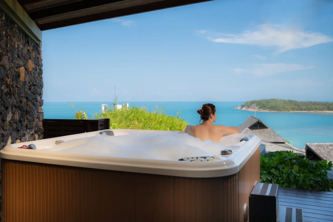 Nora Buri Resort & Spa Koh Samui - Spa Jacuzzi with View