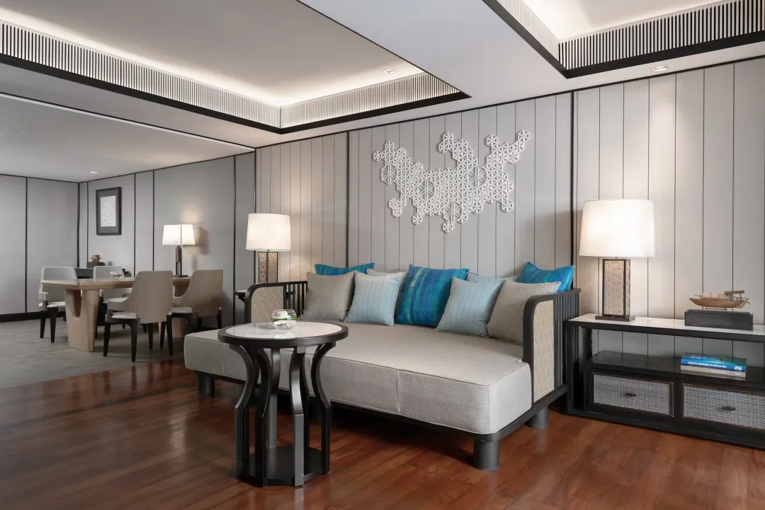 The Level Grand Suite-Seating Aeria