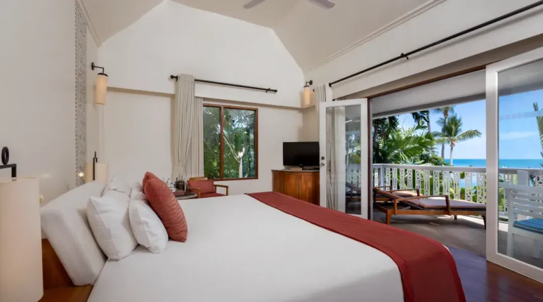 Deluxe Ocean View Villa - Bedroom with View