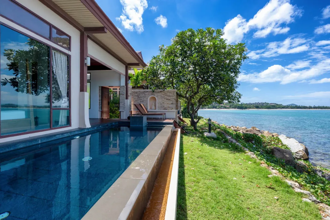 Sea Front Pool Villa - Pool View