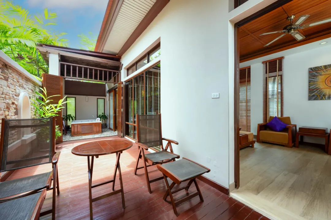 Jacuzzi Villa - Terrace Lounge