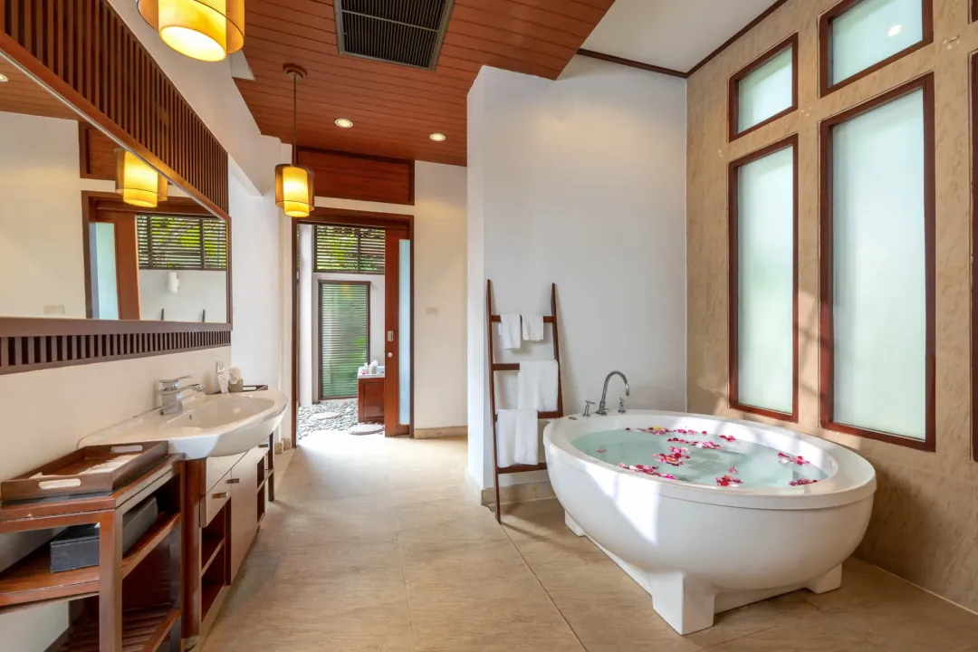 Jacuzzi Villa - Bathroom
