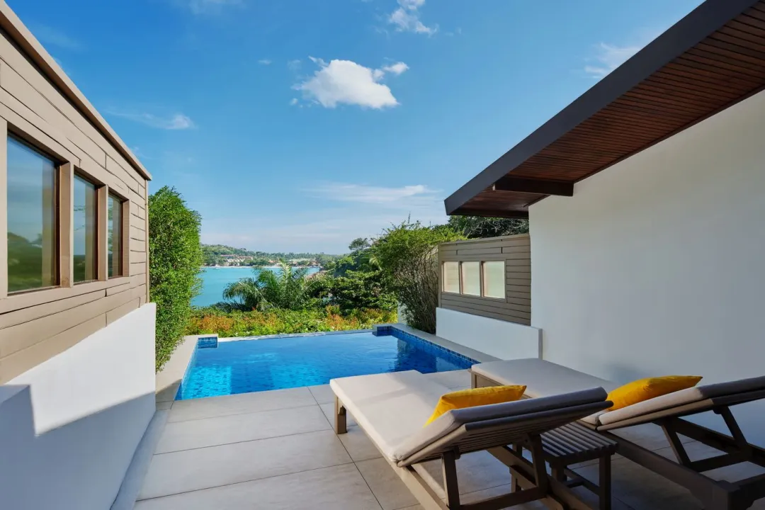 Seaview Hillside Pool Suite -Pool View