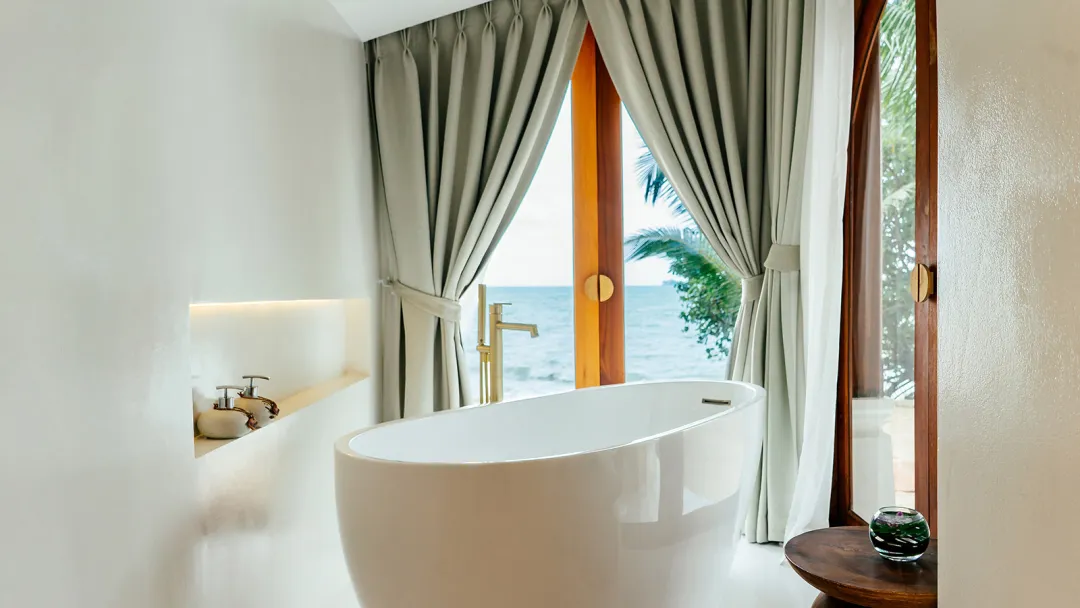 Beachfront Suite - Bathroom View