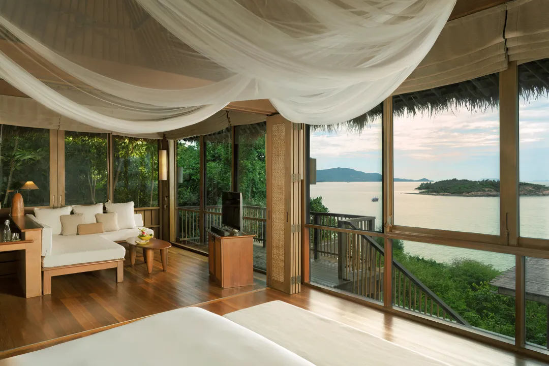 Ocean Front Pool Villa Suite - Bedroom