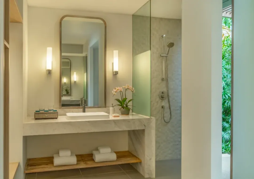 Beachfront Pool Villa - Bathroom