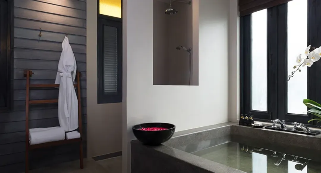 Garden View Suite -Bathtub with Shower