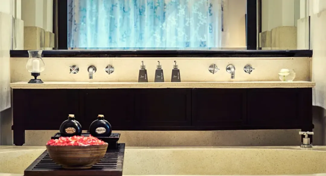 Sea View Suite - Bathroom